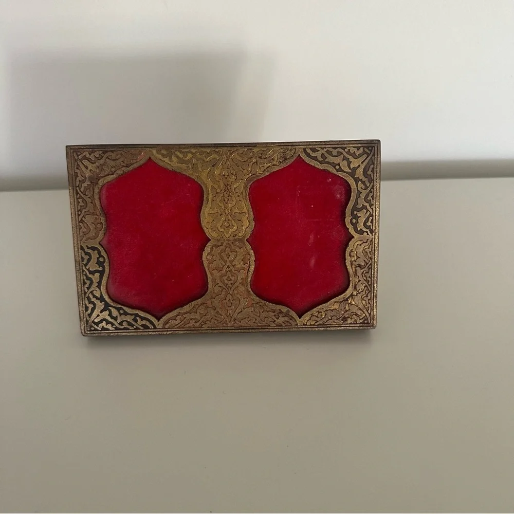 Vintage Engraved Dual Easel Back Metal Picture Frame 5 9/17